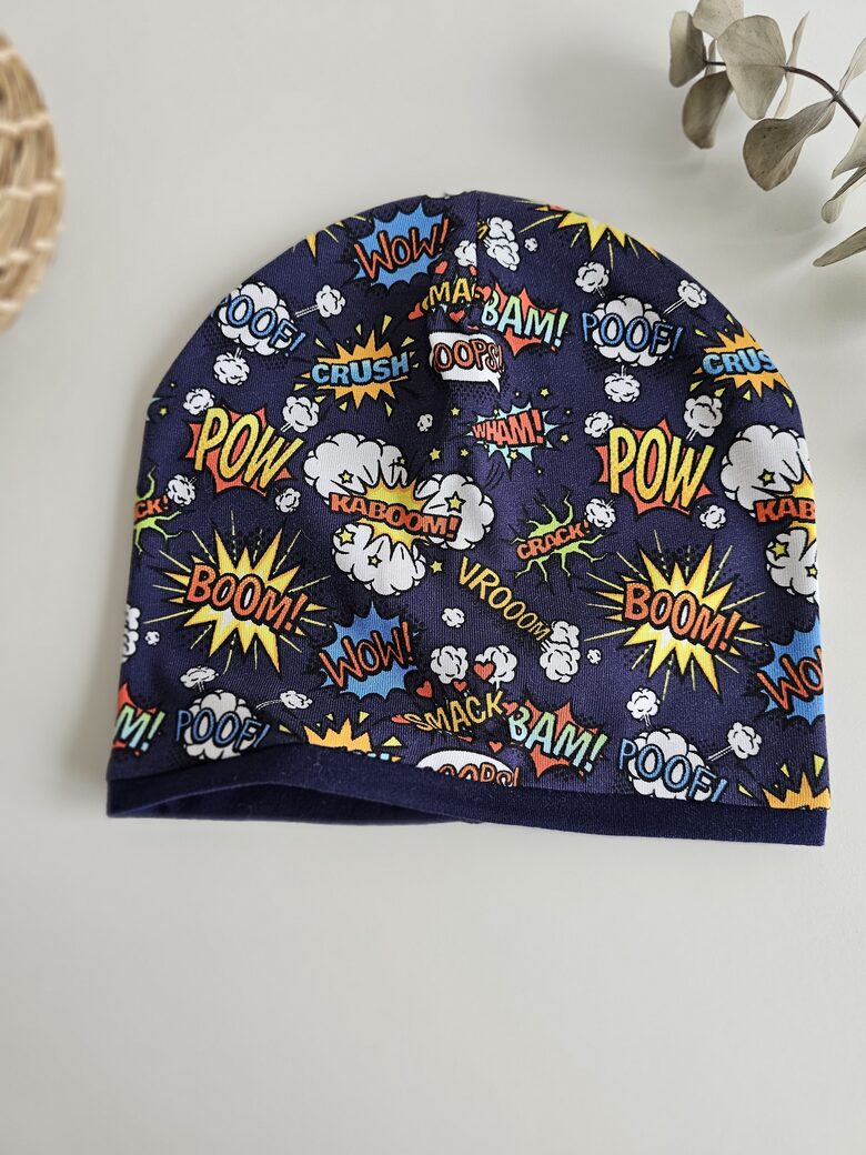Beanie hat with lining - comics