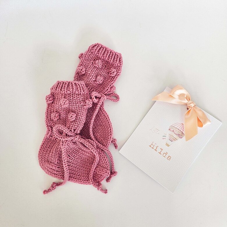 Merino wool socks with pom-poms