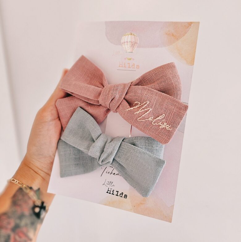 Linen bow with a personalized name, set includes 1 pc.
