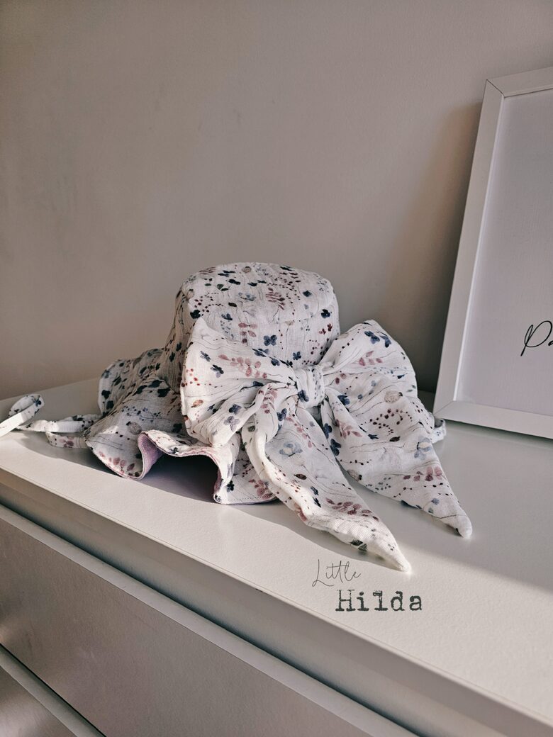 Muslin sun hat with bow - meadow