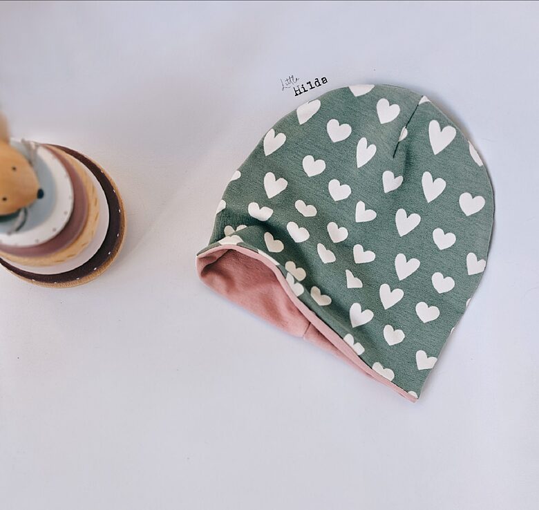 Beanie hat with lining - hearts