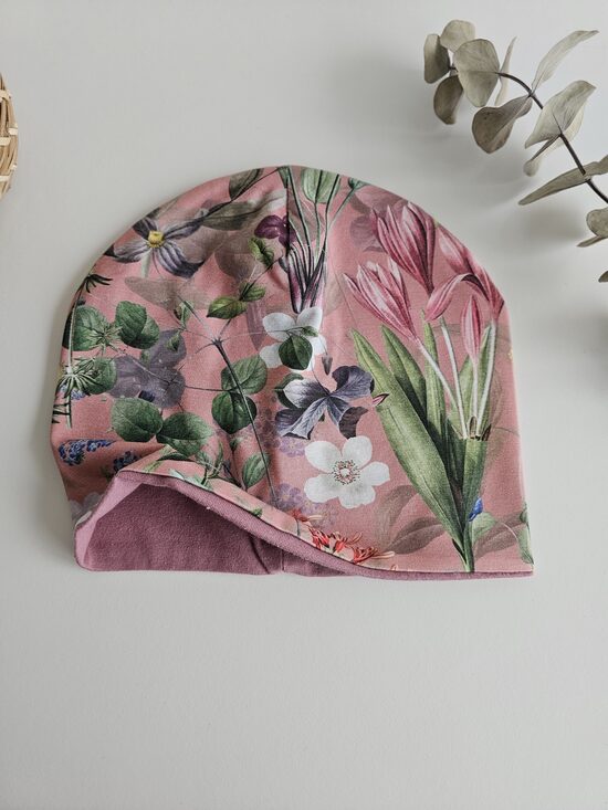Beanie cepure ar oderi - ziedi