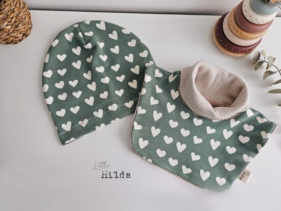 Plānās beanie cepures un apkaklītes komplekts - sirdis