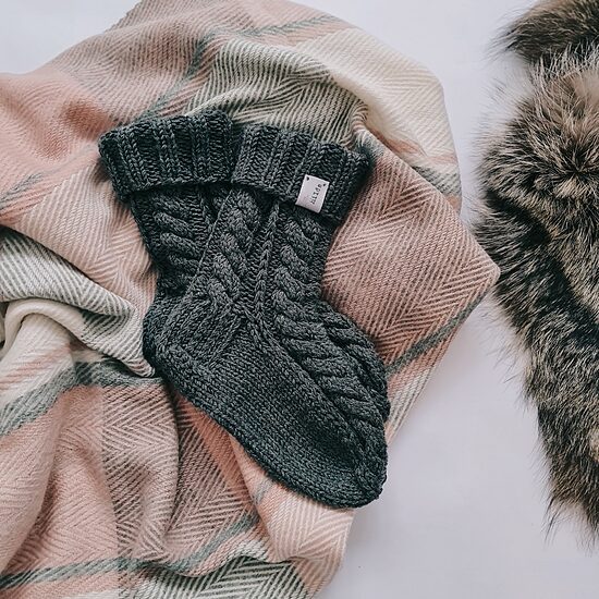 Adult merino wool socks with braids