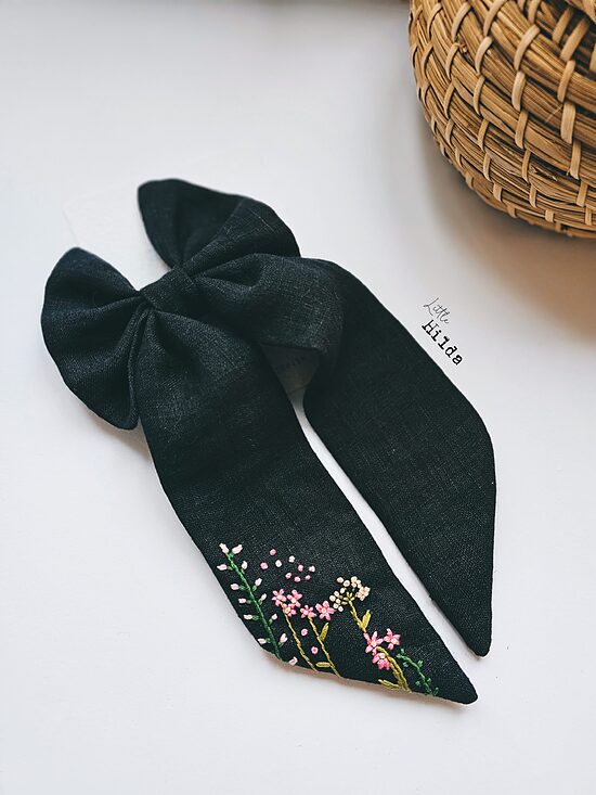 Lielā sailor bante - košie ziediņi